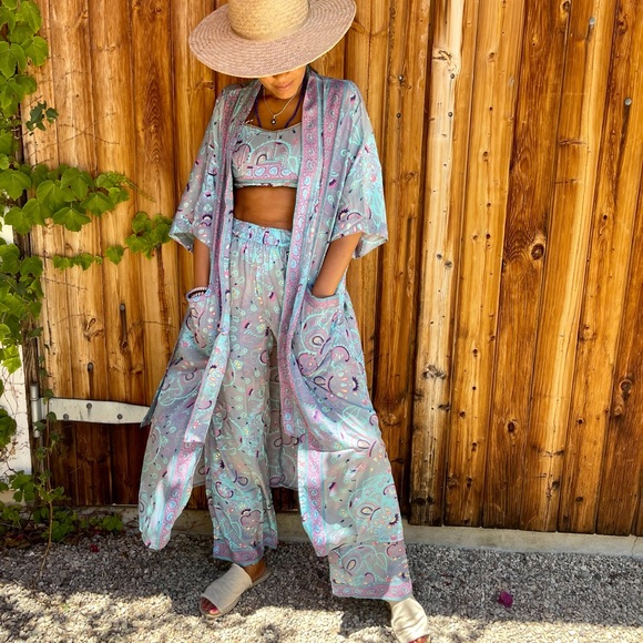 Silk set kimono 👘 free sizes trouser M and top M - Picture 3 of 4